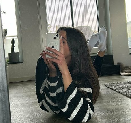 germangirlnextdoor95 perfekte nacktheit foto