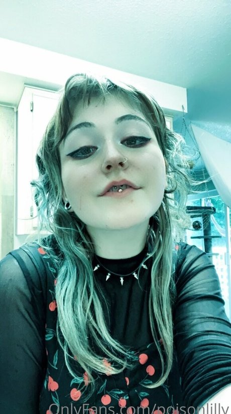 poisonlilly heiße top fotos