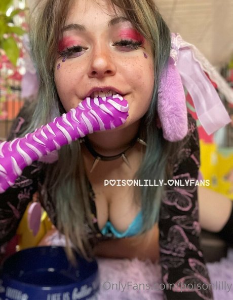 poisonlilly heiße nackte fotos