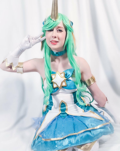 emswaifu nackten archiv