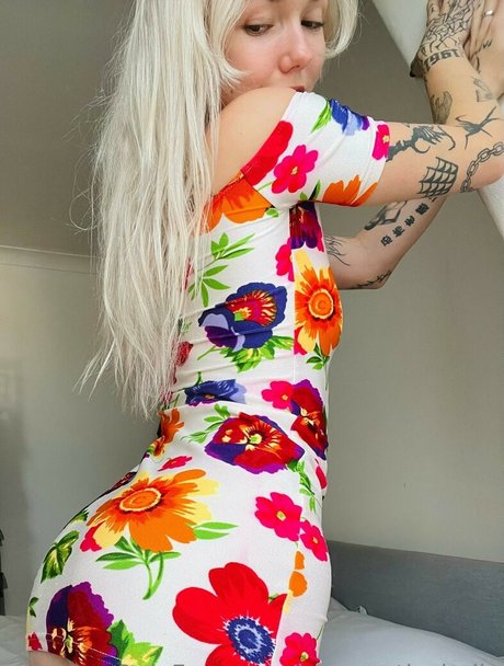 Innocent Isabelle hd pornographische bilder