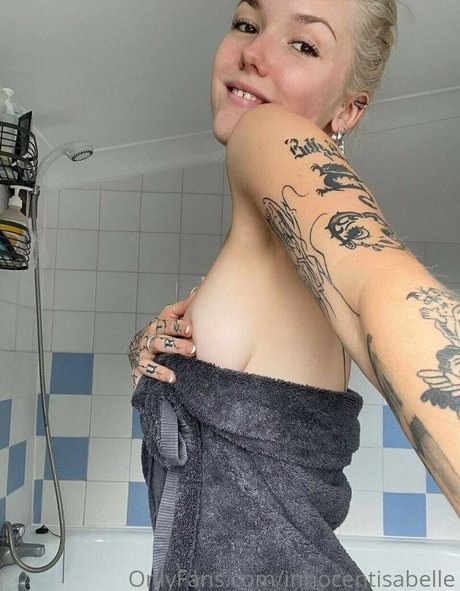 Innocent Isabelle hübsche nackte fotos