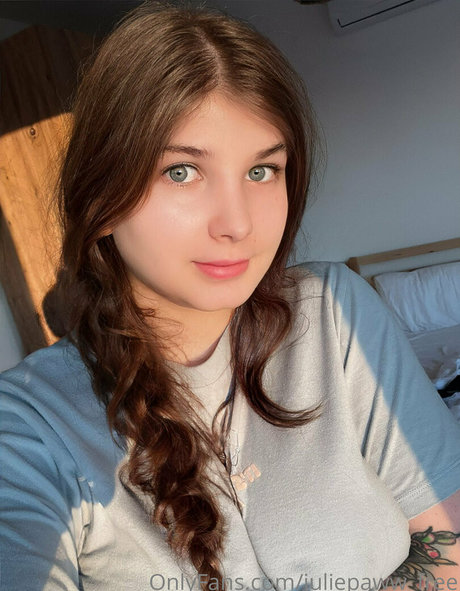 juliepaww free nackt schöne bild