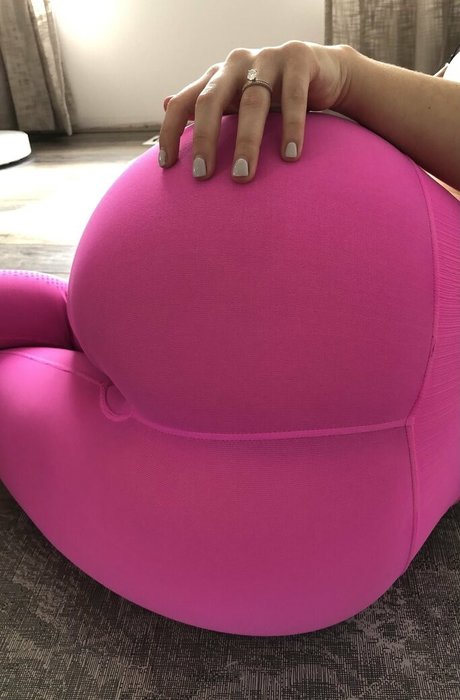 mrsyogi kunst nacktheit bilder