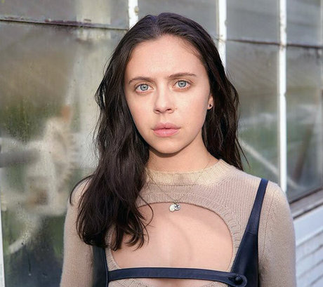Bel Powley exklusive freie fotos