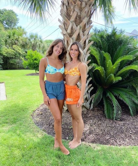 Julia Katelyn Ernst erotische top foto