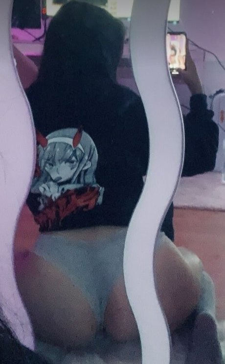 18 teen onlyfans erotische pornografische bild