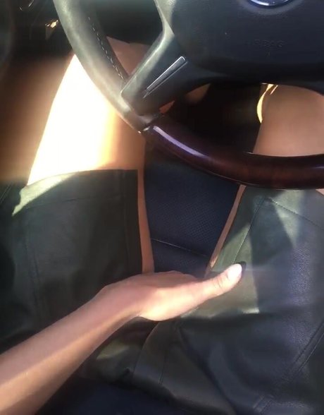 Charissa Thompson nackt archiv