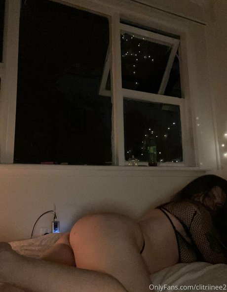 clitriinee2 nackt freie bild