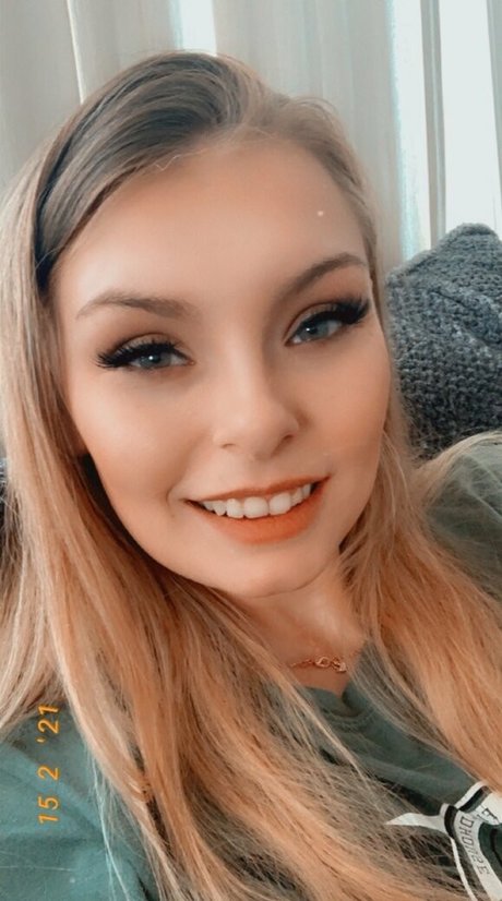 carlyraeofficial hd foto