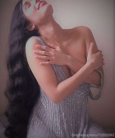 behaarte achseln onlyfans erwachsene sexy bild