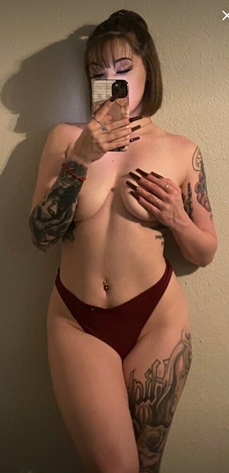 Baddestmami19 perfekte nacktheit bild