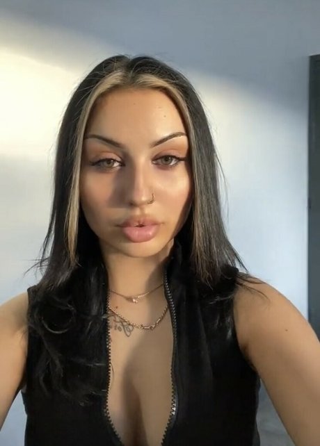 Kheyli model freie bild