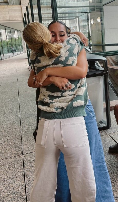 Ella Horan sexy hd archiv