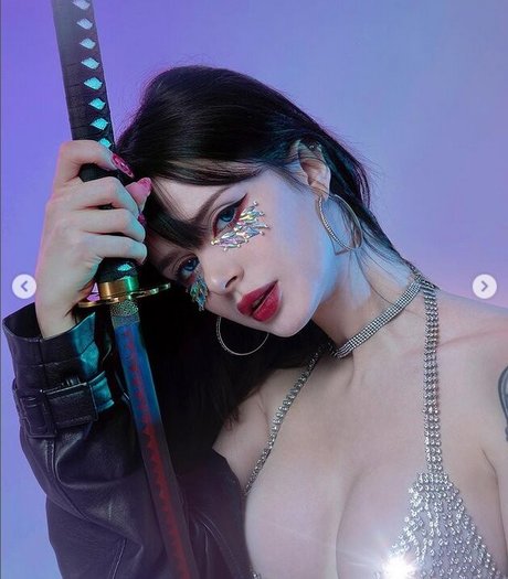 Tanya Bayer model schöne galerie