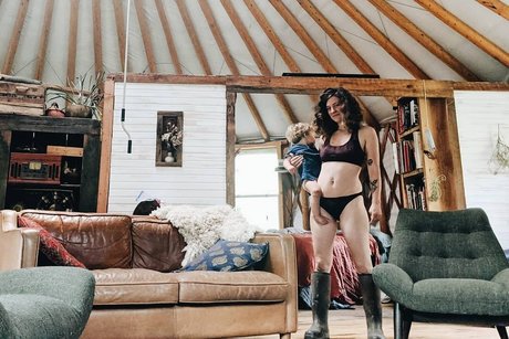 Hallee Hirsh exklusive foto