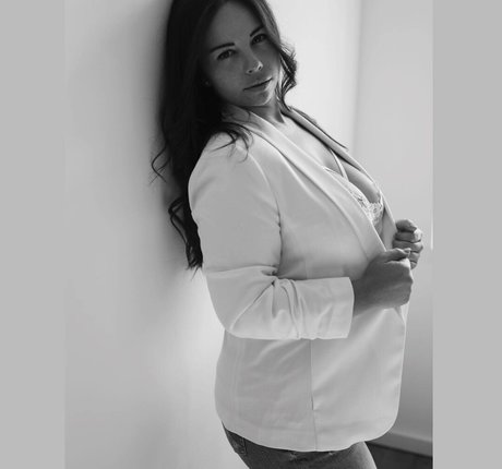 Carmen Palme nackt perfekte bild