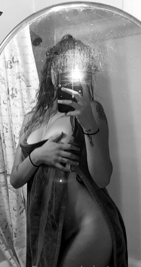 Tyarah Dziedzic perfekte pornografische archiv