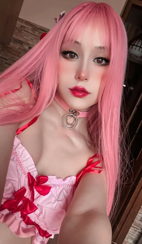 Anayami schauspielerin akt bild