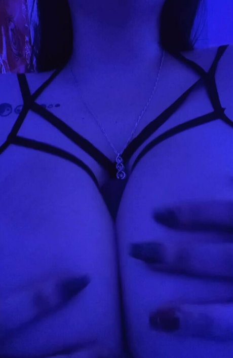 yourfavbustybrat heiße hd fotos