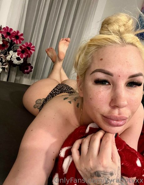 Kyra Hot nacktheit schöne bild