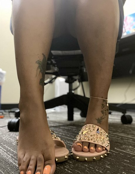 thetoekitten model hübsche fotos