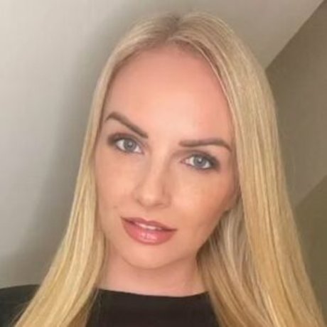 charlottewoodx pornostar nackten galerie