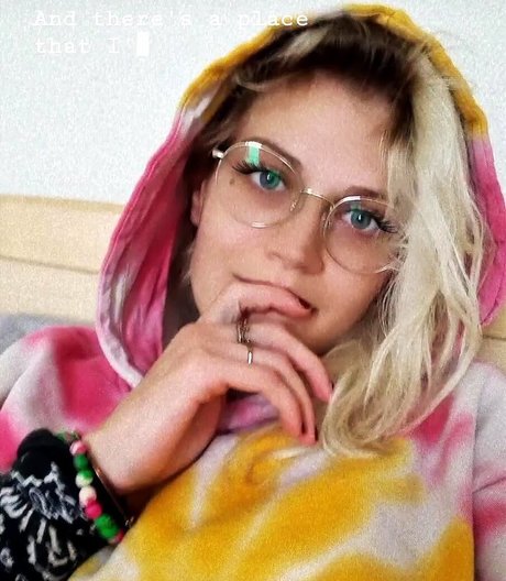 Caroline Haas model pornografische bild