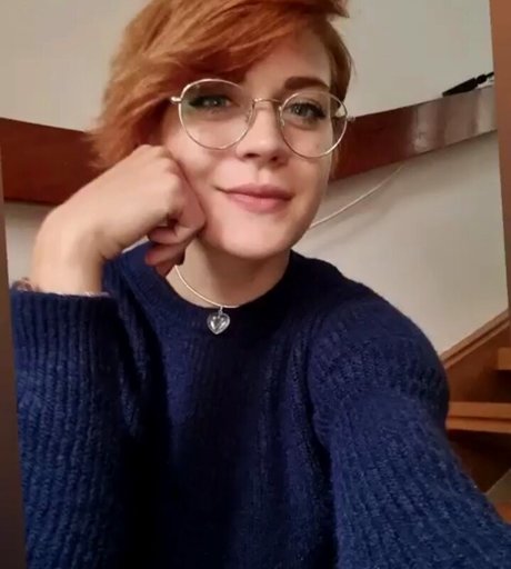 Caroline Haas nackt sexy bilder