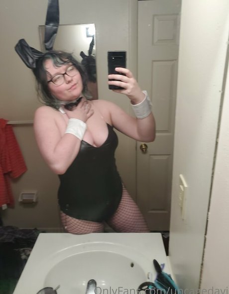 uncagedavi exklusive nackt bild