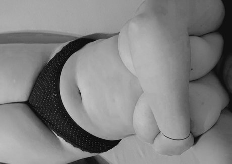 curvy m freie nackten archiv