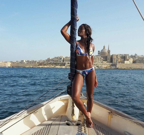 AJ Odudu heiße akt fotos