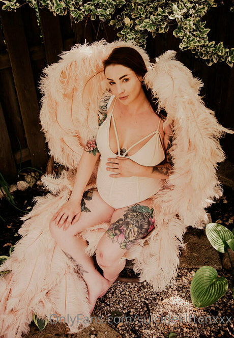 suicidekittenxxx kunst nacktheit bild