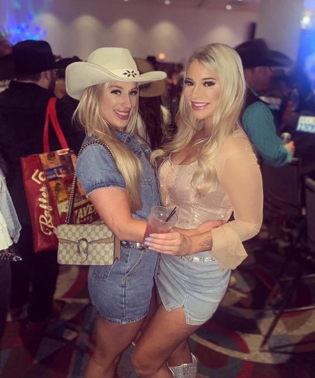 Avery Trail perfekte nackt bild