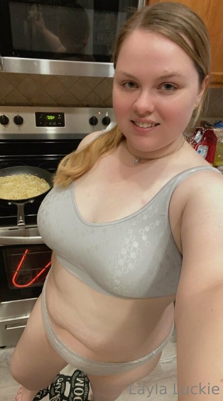 laylaluckie24 exklusive heiße foto