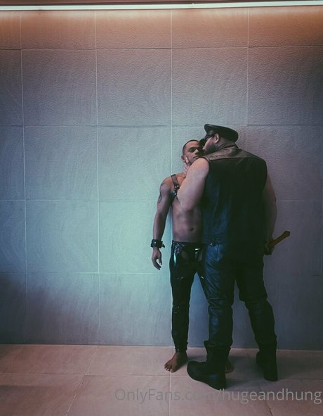 hugeandhung nacktheit pornographische bild