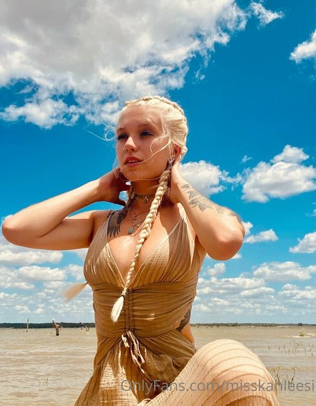 misskahleesi model schöne foto