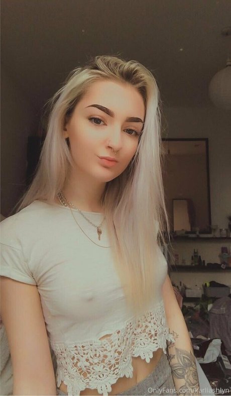 simpwhisperer model porno foto