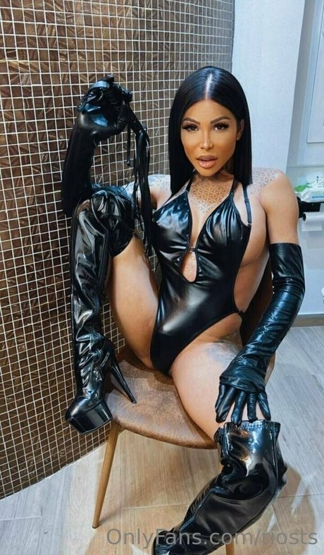 riosts nette pornostar bild