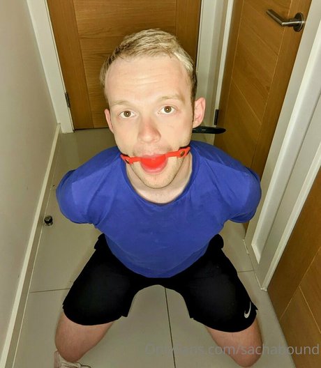 sachabound schauspielerin heiße bilder