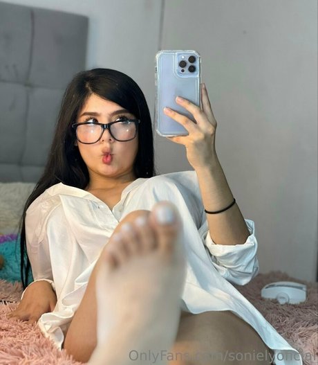 sonielyoficial nackte foto