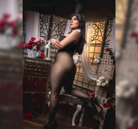 Nina Windy hübsche akt bilder