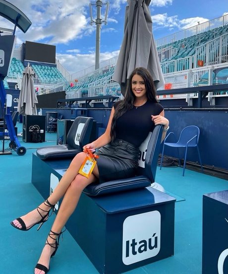 Rachel Stuhlmann exklusive erotische galerien