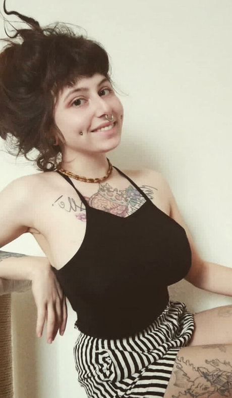 Zainab nackten bilder