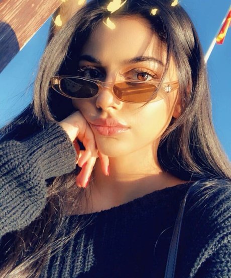 Banita Sandhu beste erwachsene archiv