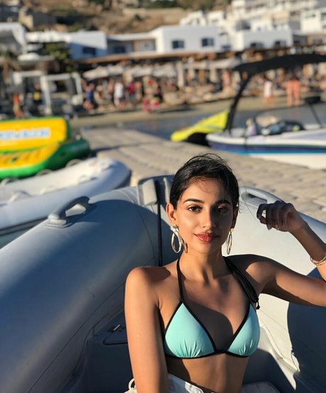 Banita Sandhu porno pornostar foto