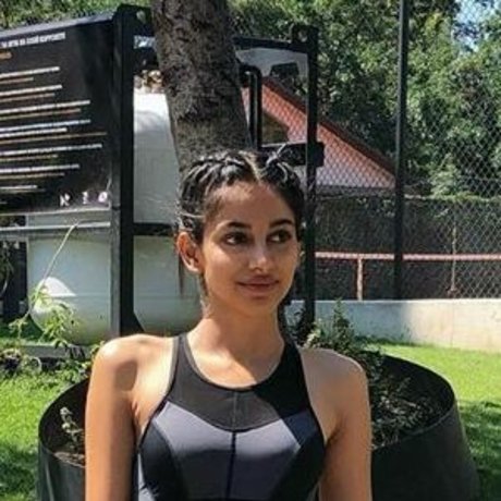 Banita Sandhu heiße freie archiv