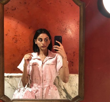 Banita Sandhu xxx akt bild