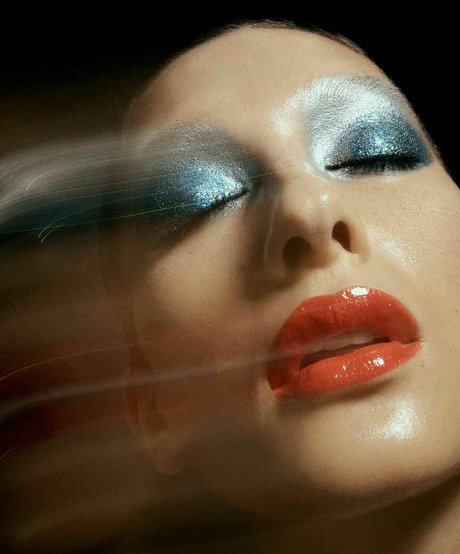 Manahou Mackay nackt schöne fotos