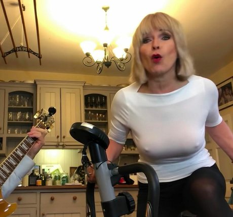 Toyah model sex galerien